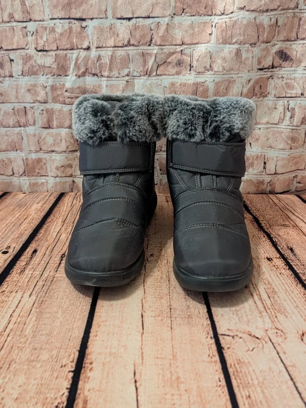 Gray Faux-Fur Winter Ankle Boot Size 40